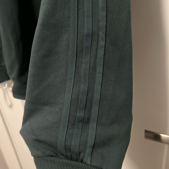 Adidas green laced crewneck size medium - Picture 9 of 10